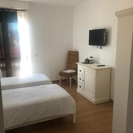 לינה וארוחת בוקר A Casa Di Titty סומה לומברדו